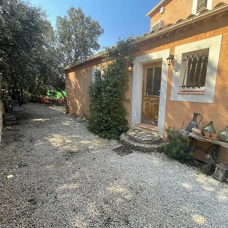 Le Calme De La Garrigue *