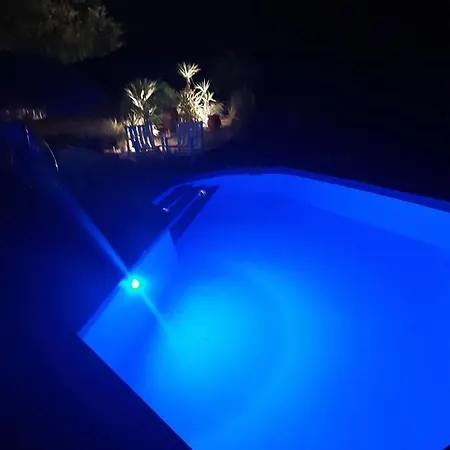 Le Calme De La Garrigue Nocleg ze śniadaniem *