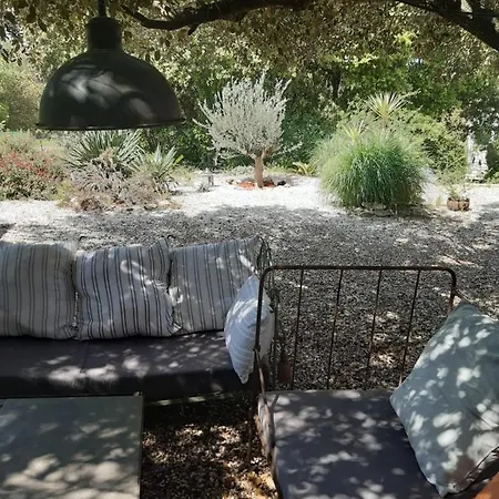 Alojamento de Acomodação e Pequeno-almoço Le Calme De La Garrigue