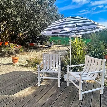 Le Calme De La Garrigue Bed and breakfast