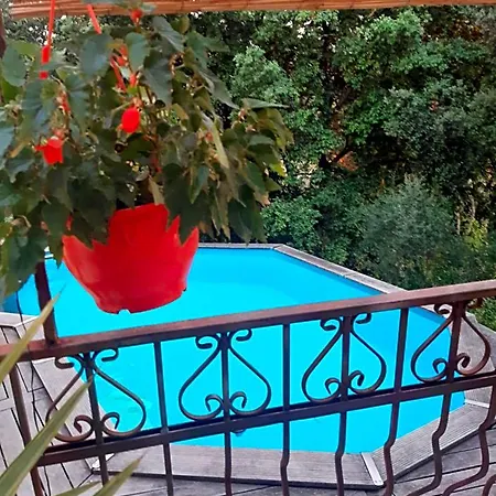 Le Calme De La Garrigue Bed & Breakfast Russan