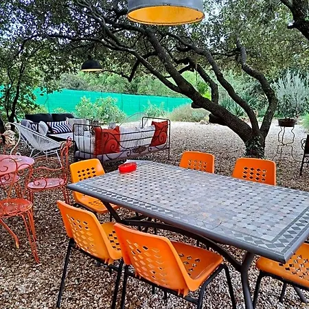 Le Calme De La Garrigue *